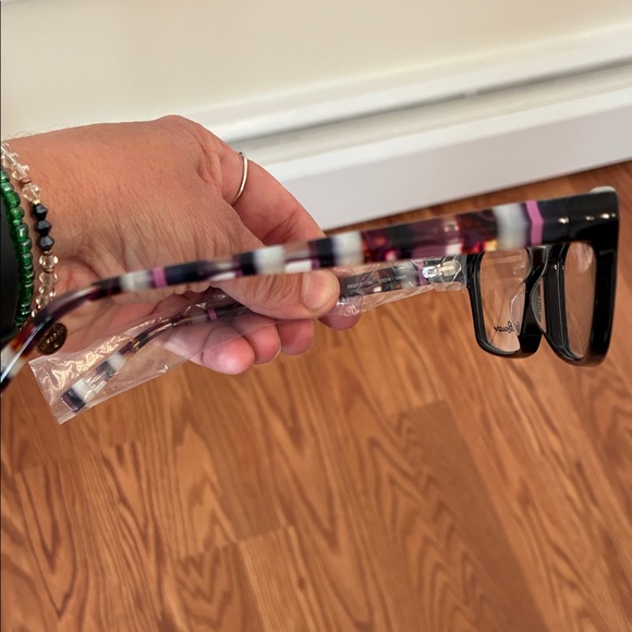 Eddie Bauer Black Glasses with Case - Picture 4 of 6